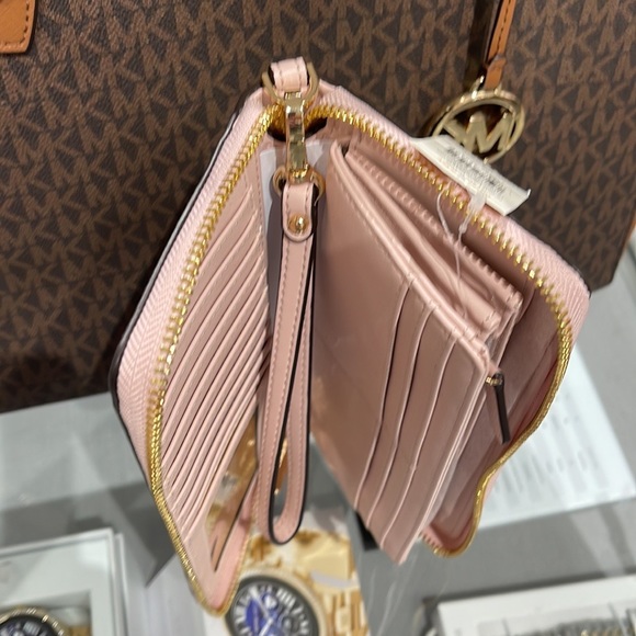 Michael Kors Jet Set Travel Large Travel CONTINENTAL wallet-wristlet-phoneholder - Picture 8 of 16